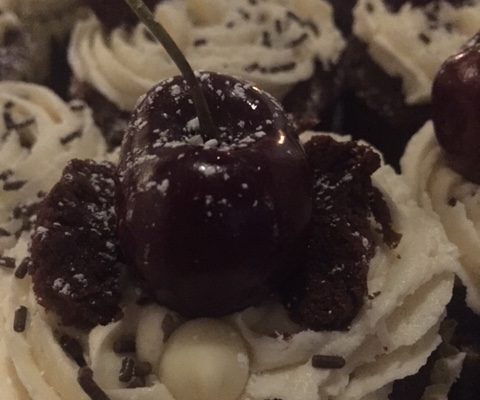 Sweet of the week ~ Chocolate Cherry Cupcakes