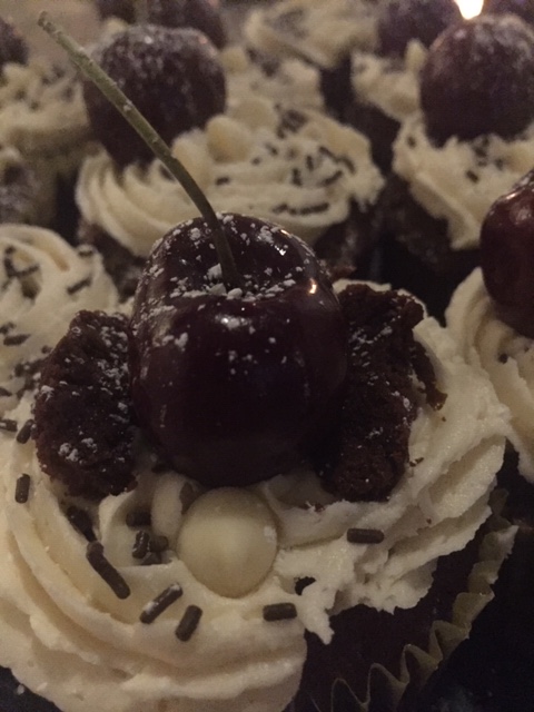 Sweet of the week ~ Chocolate Cherry Cupcakes