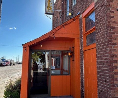 Travelers Culinary Adventure – a Familiar Warmth rekindled at the Armadillo in La Salle